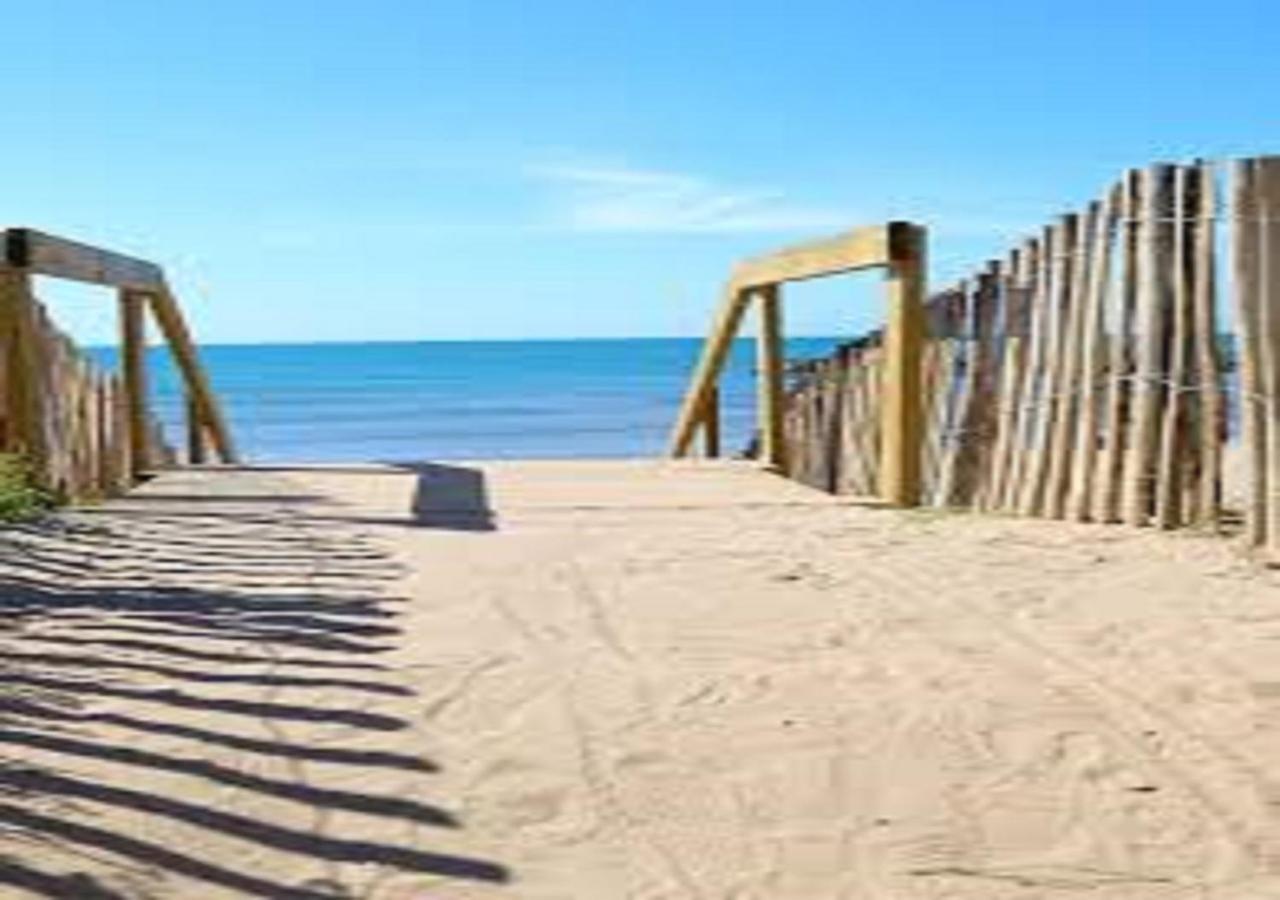 Camping La Carabasse Vias-Plage-T4 Climatise,Tout Confort, Emplacement Calme ! מראה חיצוני תמונה